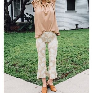 Novella Royals Iris Bells